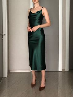 This silk satin slip dress can be worn as a bridesmaid dress, party and date dress and for many other occasions. Made of satin silk. DESCRİPTİON: -Adjustable straps. -Designed for a slim but relaxed fit. İt is a custom made dress, tailored according to your preferences, you can choose the length of the dress and order it without cut on the right side. While ordering write your bust, waist and hips measure, so the dress will be made to your size. Please enquire if you're interested in different c Emerald Green Silk Dress Midi, Forest Green Silk Dress, Dark Green Silk Dress, Dark Green Satin Dress, Green Silk Slip Dress, Green Satin Slip Dress, Green Dress Formal, Satin Dress Outfit, 16 Outfits