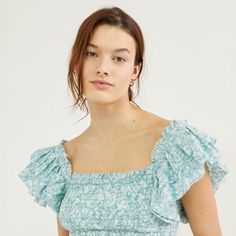 Luxury Wear, Peplum Blouse, Girly Fashion, Feminine Style, Spring Outfits, Different Styles, Smocking, Ruffles, Unique Style