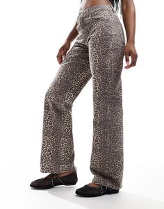 Jeans by Pull&Bear Sorry to all your other denim Wide leg Animal print Mid rise Belt loops Five pockets Jeans Large, Animal Print Jeans, Leopard Jeans, Pull And Bear, Winter Party Dress, Fashion Days, Xmas Presents, Brown Leopard, Pull & Bear