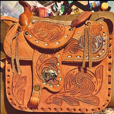 Excellent Craftsmanship Rich Tanned Leather Hand Laced Hand Tooled Saddle Bag Purse ~Yellowstone ~Beth Dutton ~Hand Tooled ~Leather Lacing ~Leather Saddle Purse ~Cowgirl Kitch ~Cream Sherpa Lined Saddle Flap ~Vaquera Leather ~Cowgirl ~Ranch ~Western ~Saddle Bag Purse ~Cross Body Purse ~Shoulder Bag ~Rodeo ~Leather Saddle Bag ~2 Stirrups ~Thick Mexican Leather Yellowstone Beth Dutton, Yellowstone Beth, Saddle Purse, Saddle Bag Purse, Diy Leather Projects, Western Cross, Leather Lacing, Beth Dutton, Leather Saddle Bags