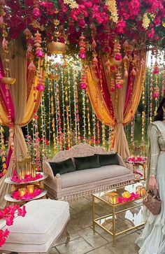 Mehndi Decoration Ideas Wedding Setup, Wedding Entrance Decor, Tafel Decor, Mandap Decor, Mehndi Decor, Wedding Planning Decor