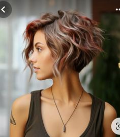 Low Maintenance Pixie Bob Haircut, Long Curly Pixie Haircut, Haircuts For Over 40, Blond Pixie, Curly Angled Bobs, Shaggy Bob Hairstyles, Face Ideas, Kadeřnické Trendy