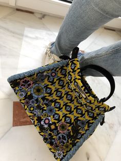 Fendi Velvet Peekaboo Medium Bag - Luxury Next Season Fendi Peekaboo Medium, Fendi Runway, Peekaboo Bag, Sophisticated Women, Fendi Peekaboo, Embroidered Velvet, Girl Backpacks School, Japanese Wall, Medium Bag