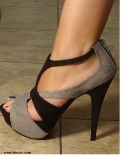 Tas Fashion, Fabulous Shoes, Hot Shoes, Crazy Shoes, Pretty Shoes, Shoe Obsession, Shoe Lover, Platform Pumps, Beautiful Shoes