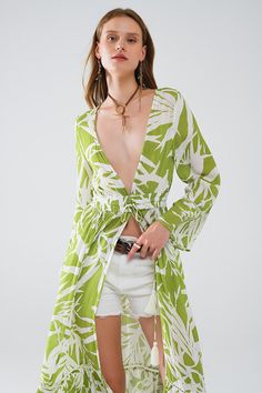 Length: Full length. Subcategory: Kimono. Collar: V-neck neckline. Sleeves: Long Sleeves. Print: Floral print. Fit: Standard fit. Style: Boho. Fabric: Lightweight woven fabric . Zipper: Tie fastening . runs true to size. S. 100% Viscose