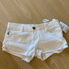 Brand New With Tags Zara Size 8 White Trf Denim Shirts Zara Cotton Jean Shorts For Summer, Trendy Zara Cotton Shorts, Zara Short Cotton Jeans, Zara Cotton Jean Shorts, Zara Casual Jean Shorts, Casual Zara Jean Shorts With Pockets, Zara Casual Jean Shorts With Pockets, Casual White Zara Jeans, Zara Cotton Short Jeans