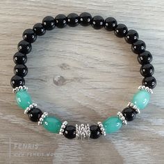 obsidian bracelet Black Jewelry Aesthetic, Stone Meanings, Bracelets Black, Stretchy Beaded Bracelet, Bracelets Handmade Diy, Black Beaded Bracelets, Diy Bracelets Patterns, Gemstone Beaded Necklace, Bracelet Ideas