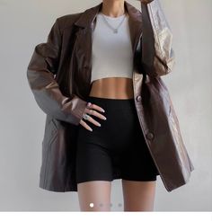 Thrift Inspo, Outfit Short, New Instagram, Capsule Wardrobe, Fashion Inspo, Ootd, Leather Jacket, Cafe