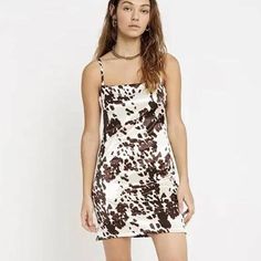 Sold Out Online Perfect Condition Casual Summer Bodycon Slip Dress, Casual Bodycon Slip Dress For Spring, White Fitted Slip Dress For Summer, Fitted White Slip Dress For Summer, Casual White Slip Dress For Spring, White Bodycon Dress For Vacation In Spring, White Bodycon Dress For Spring Vacation, White Fitted Sundress, Chic White Fitted Slip Dress