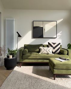 Olive Green Furniture in Neutral Living Room Scandi Industrial, Green Couches, Green Sofa Living, Green Sofa Living Room, Giraffe Drawing, Hiasan Bilik Tidur, Green Couch, Beige Living Rooms, Corner Sofa Set