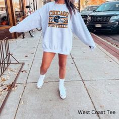 Chicago Bears Crewneck Sweatshirt Varsity T-shirt For College In Fall, Oversized Fall T-shirt For College, Oversized Fall College Style T-shirt, Oversized College Style T-shirt For Fall, Collegiate Letter Print Tops For Fall, Collegiate Crew Neck T-shirt For Winter, Winter Collegiate Crew Neck T-shirt, Collegiate Crew T-shirt For Fall, Crew Neck T-shirt For Game Day In Fall