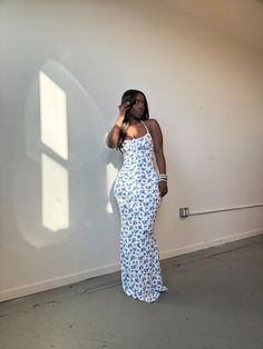 Sienna Maxi Dress Cottage Core Vibes, Flowy Maxi Skirts, Sorry Not Sorry, Not Sorry, Flowy Maxi Dress, Halter Neck Top, Girly Outfits, Cottage Core, Large White