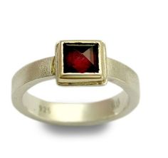 Rose cut Garnet gemstone ring - Sterling silver with yellow gold ring - art deco -  Red wine. Designer: artisanlook Square Stone Ring, Silver Gold Ring, Mixed Metal Rings, Sterling Silver Garnet Ring, Red Stone Ring, Ring Square, Casual Rings, Artisan Rings, Square Stone