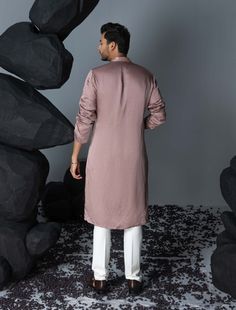 Experience sophistication in a silk linen kurta adorned with leaf motif embroidery and an embellished placket. Paired effortlessly with pants, this ensemble strikes a perfect balance between timeless elegance and modern style. Kurta And Pants, Motif Embroidery, Modern Mens Fashion, Personal Shopping Service, Indian Men Fashion, Indian Groom, Leaf Motif, Indian Heritage, Silk Linen