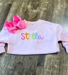 Personalized embroidered long sleeve bubble! Perfect for Fall! Embroidered Name Sweatshirt, Name Sweatshirt, Rainbow Names, Embroidered Name, Personalized Embroidered, Kids Sweatshirt, Kid Names, Sweat Shirt, Gender Neutral