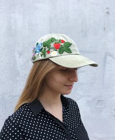 Hand Embroidered hat with strawberry and wildflowers Color: khaki baseball cap; Design: hand-embroidered hat with strawberry and wildflowers; Cap size (head circumference): 55 - 67 cm; 🌿PLEASE NOTE I NEED 2 WEEKS TO EMBROIDER THIS HAT FOR YOU🌿 GET 10% OFF YOUR 1ST ORDER! Get a 10% off coupon code for our Etsy shop by signing up to our mailing list eepurl.com/gefZy5 CHECK OUR OTHER ACCESSORIES 🌸More Baseball hats: https://www.etsy.com/shop/KazkovaEmbroidery?ref=seller-platform-mcnav&sectio Embroidered Strawberry, Baseball Cap Design, Custom Baseball Hats, Custom Embroidered Hats, Embroidered Hat, Kids Baseball, Embroidered Baseball Caps, Flower Hats, Embroidered Hats