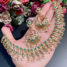 emerald necklace set in 22k gold Emerald Necklace Set, 22k Gold Jewelry Necklaces, Necklace Set Gold, 22k Gold Jewelry, Chandbali Earrings, Pearl Necklace Set, Gold Jewelry Necklace, Silver Jewellery Sets, Gold Necklace Set