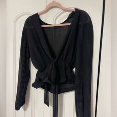 This Top Is So Gorgeous It’s Brand New, Doesn’t Have The Tags But Has Never Been Worn. Perfect For A Classy Look Or Even For A Cute Fall Day Chic Black Top For Brunch, Chic Black Crop Top, Chic Black Crop Top For Date Night, Trendy Black Blouse For Brunch, Black Cropped Top For Brunch, Black V-neck Crop Top For Day Out, Chic Black V-neck Crop Top, Chic Black Ruffled Crop Top, Elegant Black Ruffled Crop Top