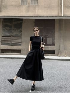 Chill Korean Outfits, Minimalist Japanese Outfit, Japanese Formal Outfit, Muji Skirt, Japanese Outfits Casual, Korean Fashion Dress Elegant, 300 Aesthetic, Japan Outfit Ideas, Korean Outfits Men