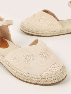 These 2024 New Spring/Summer Coastal Resort Style Embroidered Hollow-Out Comfort Flat Shoes offer a stylish and comfortable option for your spring and summer wardrobe. With intricate embroidered designs and a hollow-out design, these shoes add a touch of coastal flair to any outfit. Size US Ball Girth Foot Length Heel Height EUR36 US6 21.05 22.73 2.3 EUR37 US6.5 21.5 23.4 2.3 EUR38 US7 21.95 24.07 2.3 EUR39 US8 22.4 24.74 2.3 EUR40 US9 22.85 25.41 2.3 EUR41 US9.5 23.3 26.08 2.3 Type : Espadrille Casual Flat Embroidered Espadrilles, Casual Embroidered Espadrilles For Spring, Spring Embroidered Round Toe Espadrilles, Spring Embroidered Slip-on Espadrilles, Embroidered Slip-on Espadrilles For Spring, Summer Embroidered Espadrilles With Round Toe, Casual Embroidered Closed Toe Espadrilles, Summer Embroidered Flat Espadrilles, Embroidered Flat Espadrilles For Summer