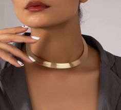 "Minimalistic Textured Gold Choker Necklace.  Fits snug around your neck. Great statement piece.  *Choker measures 14\" around end to end and 6\" across *Lobster Claw closure" Kaleidoscope Jewelry, Iron Jewelry, Womens Chokers, Party Necklace, Gold Collar, Wear Necklaces, Neck Jewellery, Gold Choker Necklace, Choker Collar