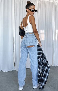 Blue Jeans Outfit Winter, Blue Denim Jeans Outfit, Jeans And Combat Boots, High Rise Straight Leg Jeans, Blue Jean Outfits, Flattering Jeans, Replay Jeans, Fall Jeans, White Fox Boutique