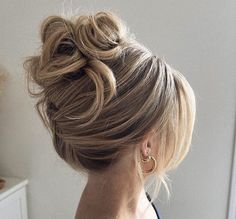 Bun Hairstyle, Peinados Fáciles Para Cabello Corto, Chic Hairstyles, Bridal Hair And Makeup