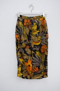 Misto leta vintage silk skirt made in Italy 12uk orange yellow great condition womenswear Retro Pleated Skirt For Summer, Retro Full Pleated Skirt For Summer, Retro Summer Pleated Midi Skirt, Retro Summer Midi Pleated Skirt, Vintage Lined Pleated Skirt For Summer, Retro Summer Pleated Skirt, Summer Midi-length Pleated Skirt With Pockets, Vintage Pleated Summer Skirt, Vintage Knee-length Pleated Spring Skirt