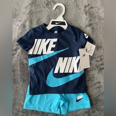 Brand New With Tag Nike Suits, Nike Jogging Suits, Nike Sweatshirts Hoodie, Baby Boy Camo, Baby Boy Nike, Nike Set, Black Tracksuit, Basketball Shooting, Nike Tracksuit