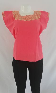 Beautiful blouse made by hand in Chiapas, Mexico creating fashion and art. This is a small/medium blouse coral with beautiful colorful flowers and short sleeve. Neck can be adjusted with fine laces. Very comfortable, Goes great with jeans, leggings, skirt, shorts... Each piece is unique and handmade with dedication and taking care of every detail achieving the best quality in our products, which is why it makes it beautiful and unique each of the embroidered flowers. Size S/M 1 Shoulder: 17-19 i Pink Bohemian Lace Top, Pink Bohemian Blouse With Lace Top, Short Sleeve Blouse With Lace Work For Spring, Bohemian Pink Lace Top Blouse, Short Sleeve Lace Blouse For Spring, Pink Short Sleeve Embroidered Top For Summer, Embroidered Bohemian Lace Top For Summer, Summer Short Sleeve Tops With Lace Work, Summer Bohemian Blouse With Lace Work