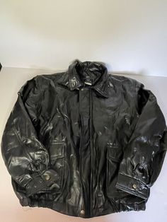 Black Zip Up Jacket Outfit, Zip Up Jacket Outfit Men, Zip Up Jacket Outfit, Flight Jacket, Black Zip Ups, Leather Zipper, Zip Up Jacket, Jacket Outfits, Aesthetic Clothes