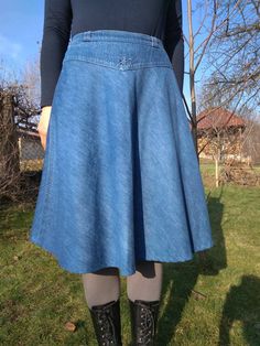 "Vintage 80's jeans blue denim skirt yoke waist. Cotton denim midi skirt. Measurements: Waist 29\" 74 cm Length 25\" 64 cm" Vintage Light Wash Denim Skirt For Spring, Vintage High Waist Light Wash Denim Skirt, Vintage Denim Skirt In Denim Blue, Vintage High-waist Light Wash Denim Skirt, Retro High Waist Medium Wash Skirt, Vintage High Waist Denim Blue Skirt, Vintage High-waisted Denim Blue Skirt, Vintage Dark Wash Denim Skirt, Vintage Blue Denim Skirt