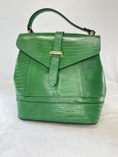 Divina Firenze Green Embossed Snakeski Style Leather Shoulder Bag | eBay Formal Green Satchel, Green Textured Leather Shoulder Bag With Top Handle, Green Textured Leather Top Handle Shoulder Bag, Green Formal Bucket Bag, Green Formal Bucket Shoulder Bag, Green Formal Shoulder Bag With Adjustable Strap, Formal Green Shoulder Bag With Adjustable Strap, Formal Green Bucket Bag With Removable Pouch, Green Textured Leather Shoulder Satchel