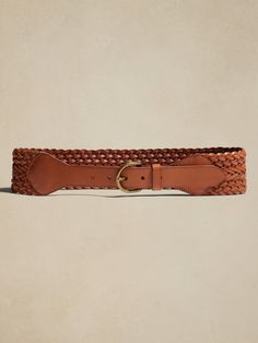 A modern twist on the classic braided leather belt, this vintage-inspired style uses an intricate multi-strand approach to create a herringbone effect through the center of the braid, which terminates in a tapered silhouette with antique brass finished hardware. Italy Travel Outfit, Leather Waist Belt, Braided Leather Belt, Saddle Brown, Braided Belt, Brown Leather Belt, Leather Projects, Leather Pattern, Braided Leather