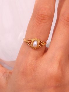 DescriptionAmy Fashion - Faux Pearl Decor Ring
Gender:Women
Material:Stainless Steel
Color:Multicolor
Amy Fashion