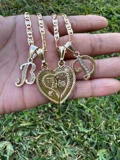 20 “Valentina Chain You will receive two necklace with half a heart Please leave initial on note section ! Matching Necklaces For Couples Gold, Matching Couple Necklaces, Pink Chains, Necklace With Initials, Half A Heart, Matching Necklaces For Couples, 2010s Aesthetic, Quince Ideas, Couple Necklaces