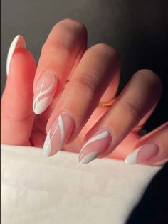 Minimalist Classy White Nail set - Comes with 24 pieces - White Graphic Style - On trend  - Comes with Nail file - 1 sheet of tape - Almond Shape Graduation Nails, Nagel Tips, Elegant Nails, Classy Nails, Nail Arts, Cute Acrylic Nails, Wedding Nails, Almond Nails, Trendy Nails