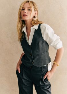 Suit waistcoat;V-neckline;Front welt pockets;Two-button placket at back;Middle front button fastening;Lined;Length from shoulder 50 cm / 19.7 in (for a 36) Womens Suit Vest Outfit, Suit Vest Outfits, Gilet Outfit, Waistcoat Outfit, Vest Outfits For Women, Waistcoat Woman, Gilet Costume, Jacket Outfit, Swimwear Dress