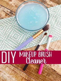 How to Clean Makeup Brushes Naturally - Looking for easy ways to clean makeup brushes naturally? You'll love this DIY Makeup Brush Cleaner! Only 3 ingredients to sanitize and clean your brushes! #makeup #clean #cleaning #cleaningtips #cleaninghacks #beauty #beautyhacks #nontoxic #natural #DIY #DIYbeauty Apothecary Recipes, Diy Makeup Brush Cleaner, Easy Diy Makeup, Clean Makeup Brushes, Makeup Brush Cleaning Mat, Diy Makeup Brush, Cheap Makeup Brushes, Homemade Makeup, Helpful Hacks