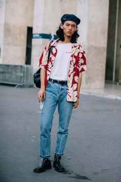 What the Most Stylish Men in Paris Wore to Fashion Week Paris Street Style Men, Street Fashion For Men, Men Fashion Summer, Paris Mens Fashion, Most Stylish Men, Summer Wardrobe Essentials, Hipster Man, Model Street Style, Mens Fashion Week