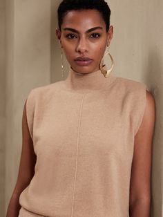 Franca Cashmere Padded-Shoulder Top Sandstorm