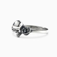 Weight: 3.15 gWidth: 2.2 mmHeight: 6 mmThickness: 1.2 mmMaterial: Plating Color: Skull And Roses, Skulls And Roses, Flower Skull, Quality Jewelry, Rose Flower, Sterling Silver Ring, Beautiful Jewelry, My Jewellery, Silver Ring