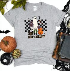 Cute but Creepy Shirt Vintage Ghost T-shirt Retro Style - Etsy Vintage Ghost, Halloween Vibes, Trendy Shirts, Pumpkin Design, Pumpkin Spice Latte, Spooky Season, Retro Style, Wardrobe Essentials, Retro Fashion