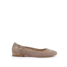 Mara Flats | Women’s Ballet Flats | Italian Suede Shoes - Italeau Classic Ballet Flats For Fall, Comfortable Suede Flats With Round Toe, Chic Suede Ballet Flats With Round Toe, Slip-on Ballet Flats With Almond Toe For Fall, Slip-on Almond Toe Ballet Flats For Fall, Classic Beige Suede Flats, Casual Almond Toe Ballet Flats For Fall, Slip-on Ballet Flats With Almond Toe, Everyday Slip-on Ballet Flats With Leather Sole