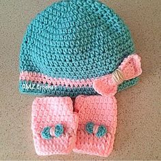 Crochet Hat & Mittens Set Can Be Made With Any Colors And Sizes Of Your Choice Price Are For 0-3 Months Bigger Sizes Cost More. Please Note: Color May Appear Darker Or Lighter In Pics Due To Lighting Or Varying Dye Lots Than The Actual Item's Color Comes From Pet And Smoke Free Home. Black Mittens, Baby Gloves, Gap Kids Boys, Tech Gloves, Fleece Gloves, Kid Gloves, Winter Mittens, Toddler Winter, Red Fleece