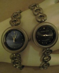 New MONTRES CARLO Women's Quartz Watch Silver Tone Links Watch Band CHOOSE Blue Metallic Face Or Gray Metallic Face Chain Link Watchband Face Chain, Handwritten Gifts, Bethlehem Pa, Vintage Bangles, Rose Quartz Beads, Antique Wall Clock, Boutique Accessories, Bethlehem, Leather Silver