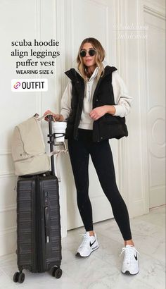 Black Leggings Outfit Ideas, Leggings Casual Outfit, Black Leggings Casual, Leggings Outfit Ideas, Airplane Outfits, Fashion Travel Outfit, Black Leggings Outfit, Leggings Outfits