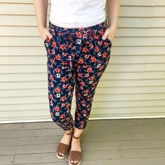 Hollister Floral Flowy Tie Up Parachute Pants Never Worn No Flaws! Make An Offer :) Casual Tapered Leg Pants With Floral Print, Casual Floral Print Tapered Leg Pants, Casual Floral Print Bottoms With Tapered Leg, Blue Floral Print Pants For Day Out, Casual Pink Floral Print Pants, Hollister Pants, Floral Pants, Pants Color, Parachute Pants