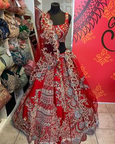 latest design party wear red lehenga choli for woman and girls in usa #PakistaniLehenga #PartyWearLehenga #IndianOutfit #LehengaCholi #DesignerLehenga #LatestDesingLeheng #bootiwala #AnitaDongreLehenga #LehengaForBride #SabyasachiLehenga White Art Silk Lehenga For Party, Bollywood Style White Lehenga For Party, White Bollywood Lehenga For Party, White Party Wear Lehenga With Pallu, White Dola Silk Lehenga For Party, White Party Wear Choli For Navratri, White Art Silk Sharara For Party, White Art Silk Party Dress, White Party Wear Lehenga For Festivals