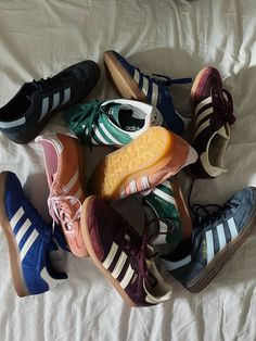 Adidas Samba Aesthetic, Sambas Aesthetic, Samba Aesthetic, Gazelle Adidas, Adidas Spezial, Cute Sneakers